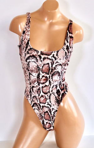 Plush Velvet Scoopneck Bodysuit in Rose Snakeskin